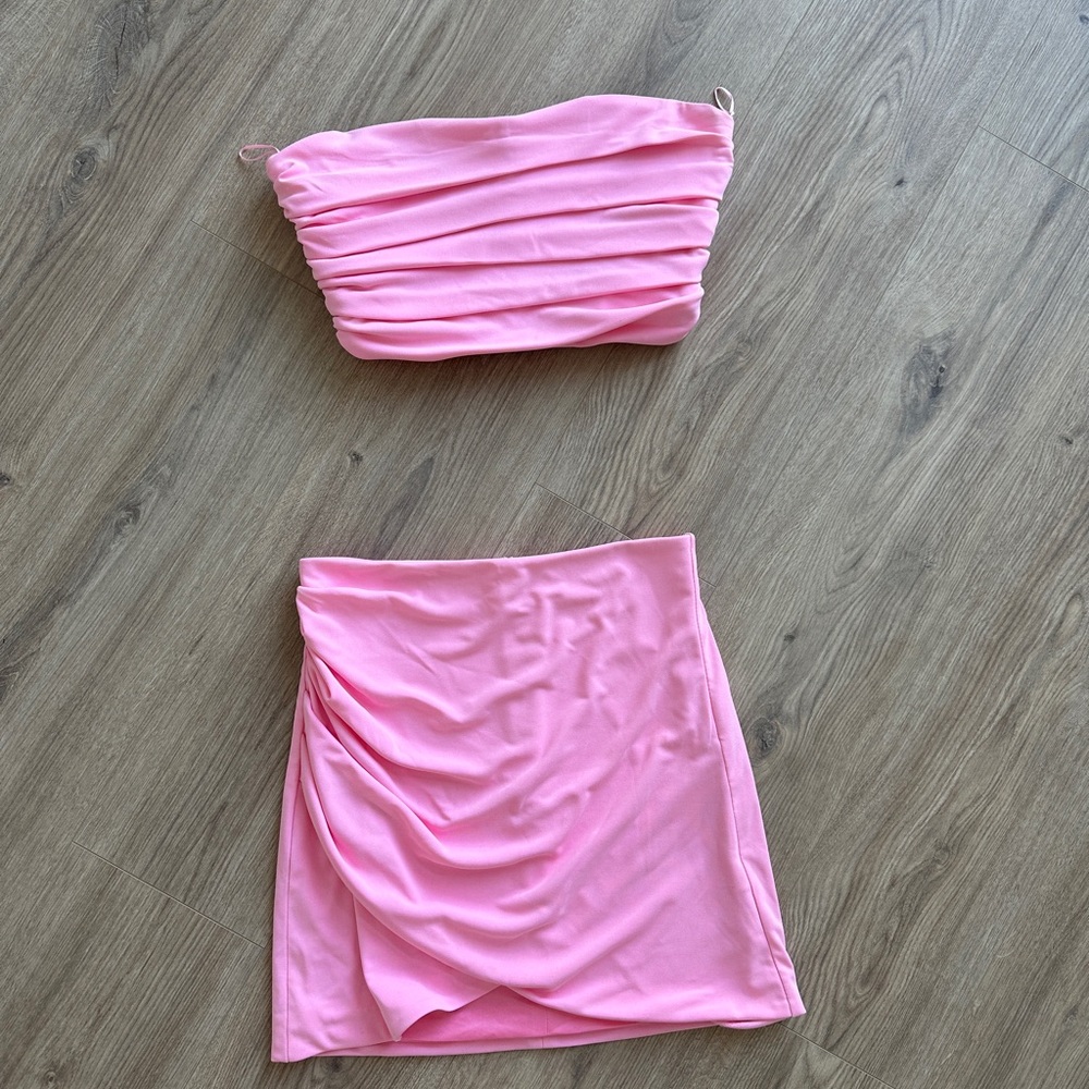 Zara Pink Mini Pencil Skirt with Ruched Design for Casual Wear